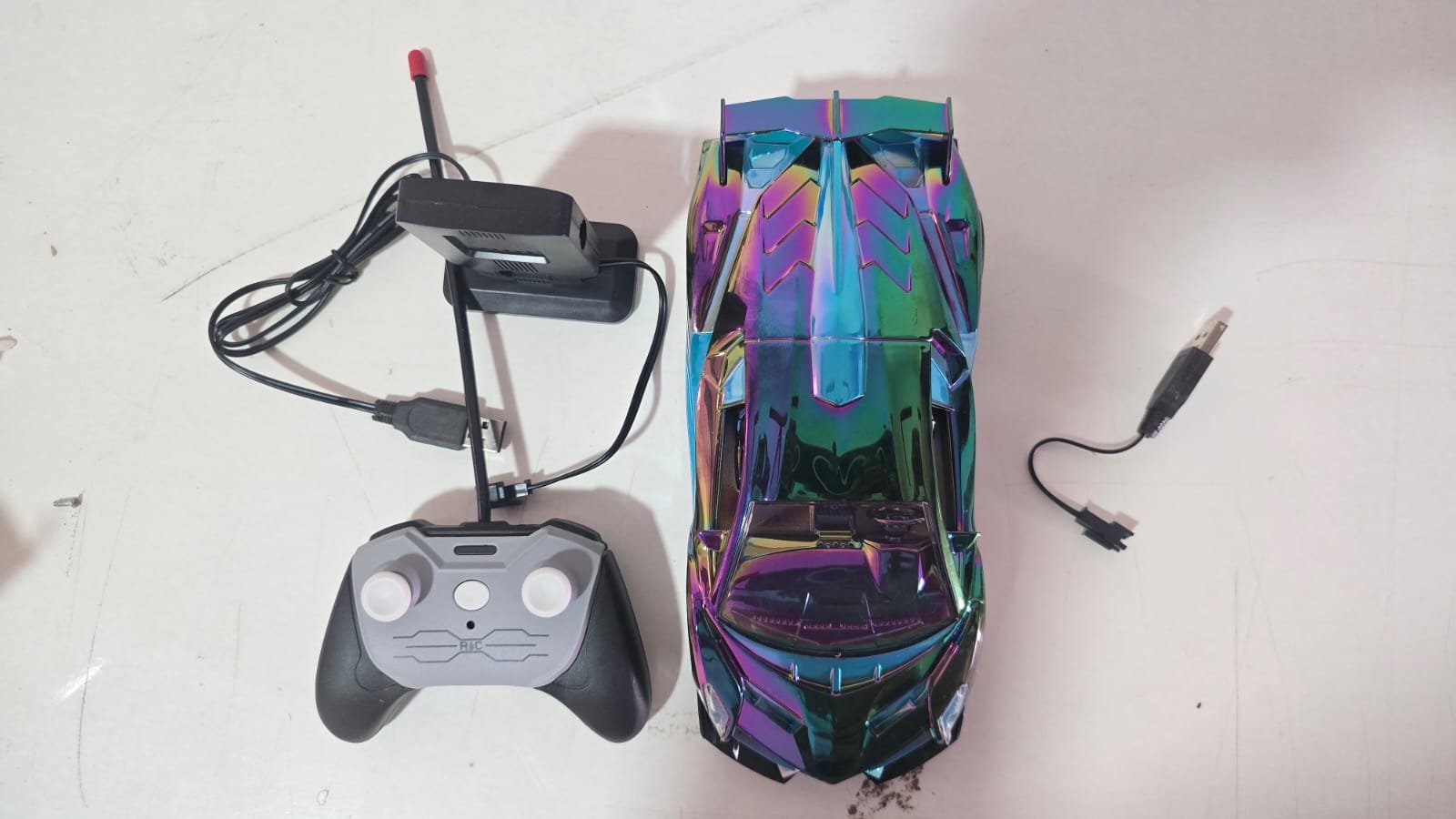 LIGHT REMOTE CONTROL & CLASSIC COOL RC CAR - Image 4